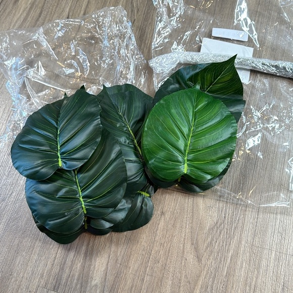 Realistic Artificial Green Leaf and Stem. Brand new - Picture 8 of 8